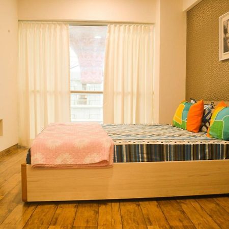7 Star Weekend Studio At Rajhans Belliza By Global Hospitality Сурат Екстер'єр фото
